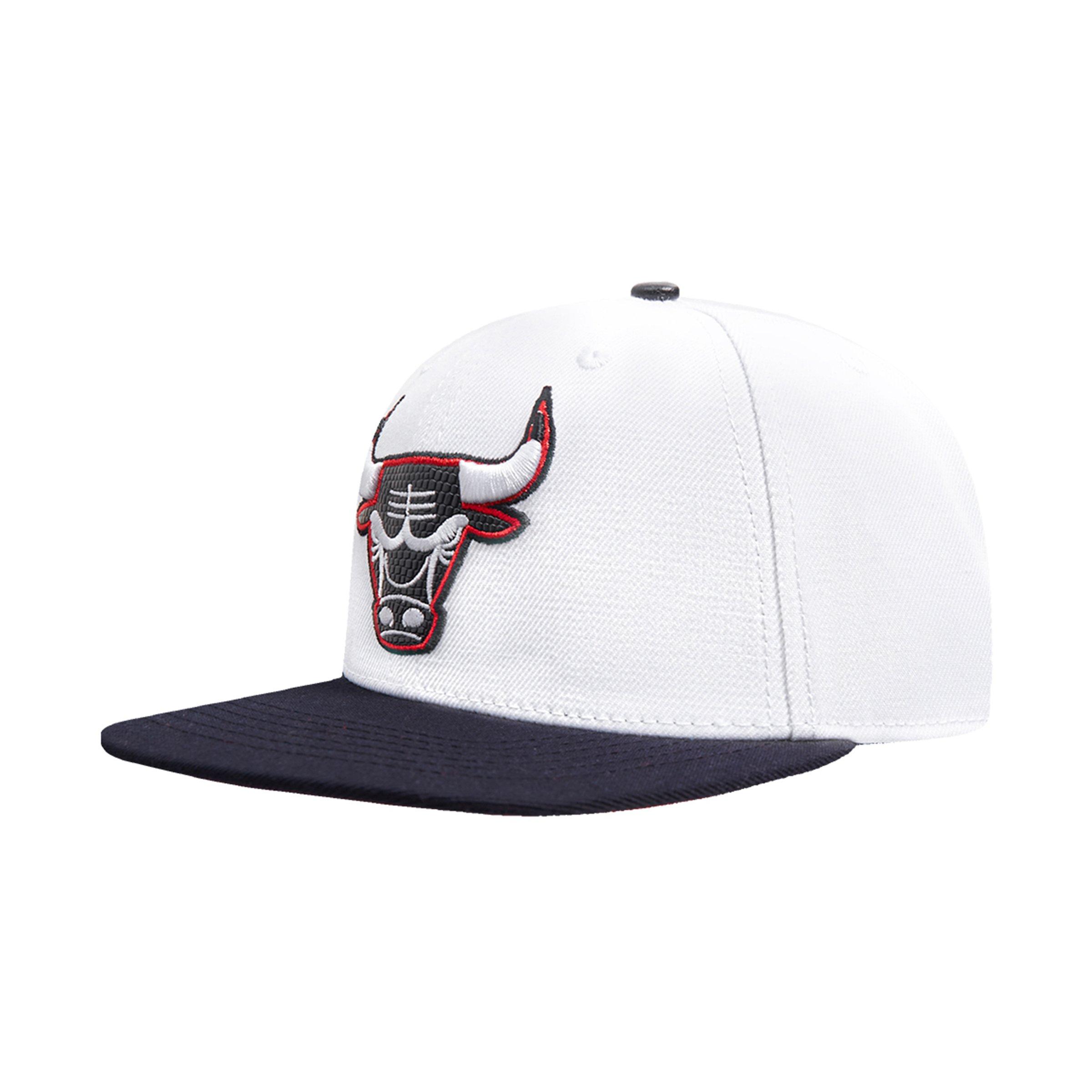 Pro Standard Chicago Bulls Retro 12 Snapback-White/Black